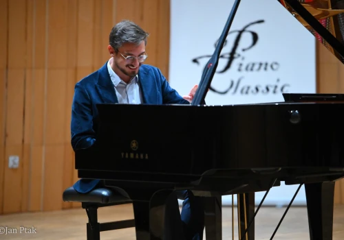 Luca Faldelli zagrał recital fortepianowy w Raciborzu