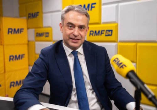 Czy Polska pójdzie śladem Francji w ochronie dzieci w internecie? Odpowie minister cyfryzacji