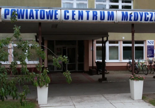 Chirurg zarabiał 1,8 mln zł rocznie. Prokuratura zawiesza śledztwo