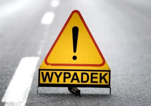 Citroën uderzył w rowerzystę na DW266. 37 letni mężczyzna trafił do szpitala