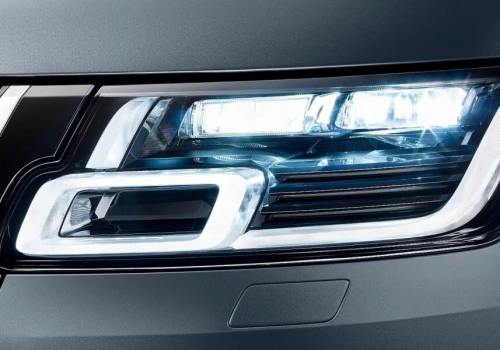 Range Rover rzekomo wywołał pożar domu. Pozew opiewa na ponad 7 mln dolarów