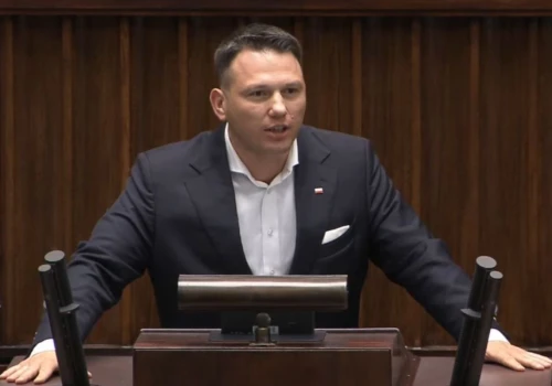 Burza w Sejmie. Mentzen wyszedł na mównicę i się zaczęło. „Ucieczka do Rumunii albo do Berlina”