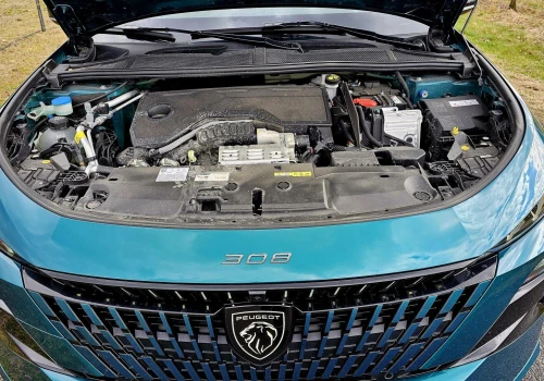Stellantis pracuje nad rozwojem napędu hybrydowego. Peugeot 308 Hybrid i 208 Hybrid przechodzą testy