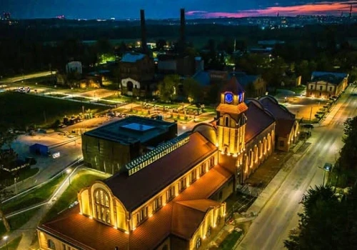Nocne zwiedzanie terenu byłej kopalni. Zobacz, jak wygląda po zmroku