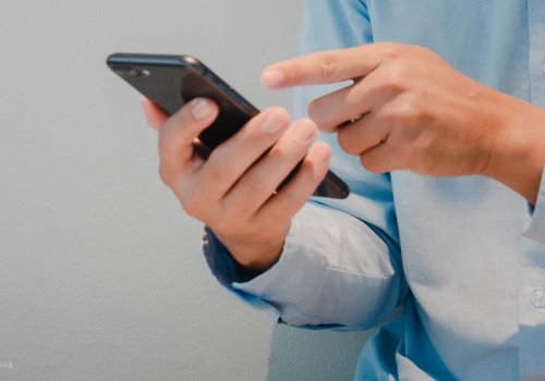 Zielona kropka na telefonie zapala się bez powodu? Uważaj, to może być cyberatak