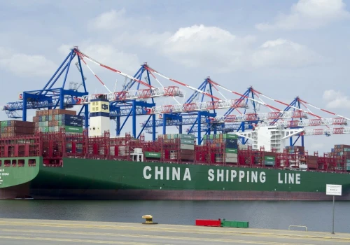 Rośnie import z Chin. Polacy chętnie sprowadzają auta