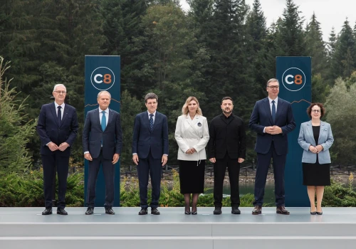 Ukraina. Inauguracyjny Szczyt C8. Zełenski: Karpaty to nie tylko piękno. Tusk: Polska w koalicji antybalistycznej
