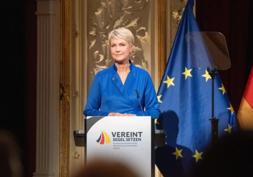 Dobre wieści dla establishmentu tuż przed kolejnymi wyborami