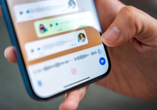 Dyscyplinują pracowników na Messengerze i WhatsAppie. Dino i Kaufland pod lupą