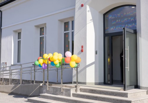 Zabytkowy dworek w Klęczanach dostał drugie życie. Ruszył żłobek za ponad 2,6 mln zł
