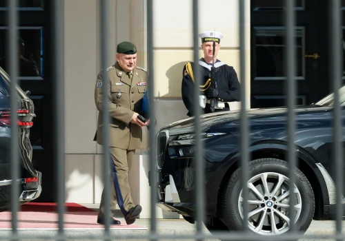 Zakończyło się spotkanie prezydenta z szefem MON i szefem Sztabu Generalnego WP