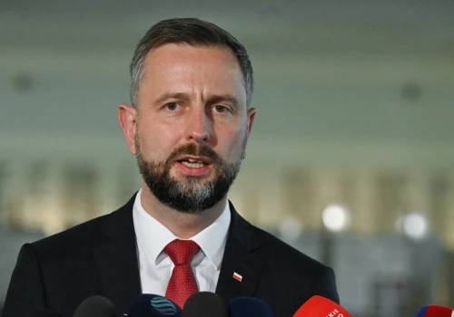 Błaszczak uderza w generałów, mówi o 