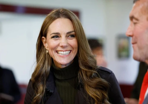 Księżna Kate i Julia Roberts wiedzą, że płaskie buty w tym kolorze to tajna broń jesiennej garderoby. Wybrałam 6 najpiękniejszych modeli