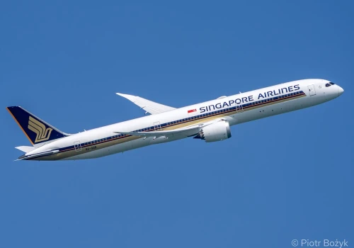 Skytrax. Singapore najlepszą linią lotniczą. LOT awansował o dziewięć pozycji