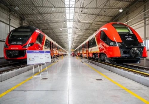 Pociągi SKM zostaną wyremontowane. Trzaskowski podpisał umowę na niespełna pół miliarda zł