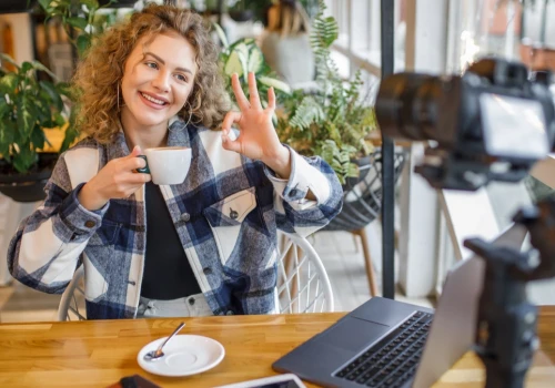 Pracujesz więcej, publikujesz częściej i nie zarabiasz więcej. Influencerzy wpadli w pułapkę