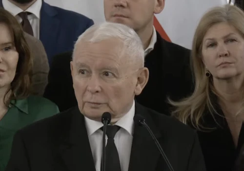Kaczyński wściekły po nieudanym głosowaniu! Prezes wylewa żale w sieci. „Długo się zastanawiałem…”
