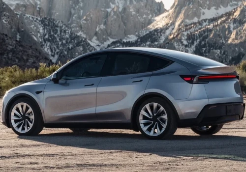 Tesla ma sposób na wady zawieszenia. Rozwiązanie: zmienić instrukcję