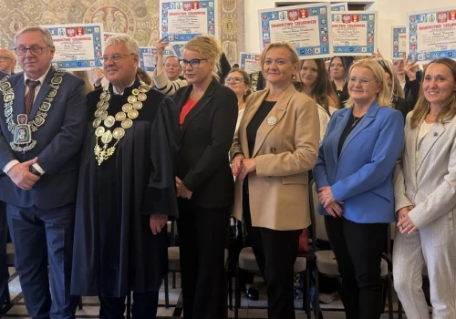 Zawód rzemieślnika wciąż popularny. Nowi czeladnicy z dyplomami