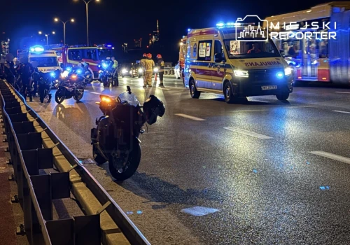 Zderzenie trzech motocykli w Alejach Jerozolimskich. Jedna osoba w szpitalu