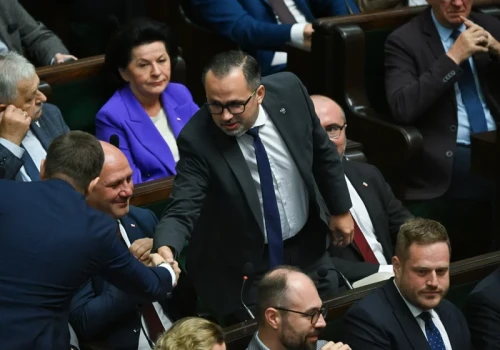 Koalicja rządząca rozegrała PiS i Rozwój Plus? Prof. Dudek wskazuje sprytny cel