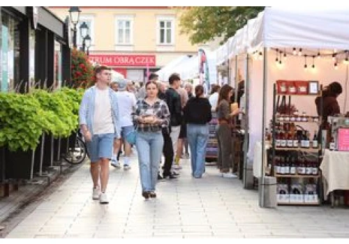 Rzeszów: Zobacz stoiska z rękodziełem i produktami regionalnymi na Jarmarku karpackim w ramach festiwalu \