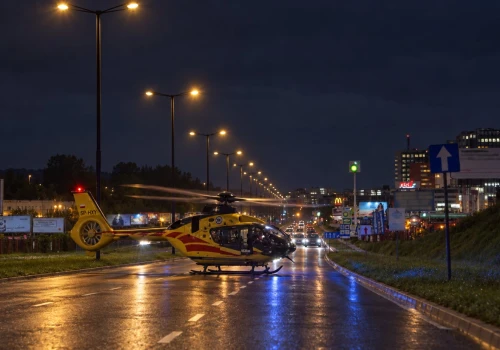 Nastolatka upadła z hulajnogi elektrycznej. Do akcji skierowano śmigłowiec LPR