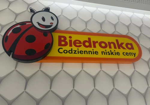 Tylko w sobotę. Gigantyczne promocje w Biedronce. Ceny mocno w dół, ale tylko 19 września