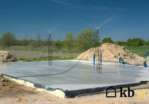 Beton nie wyschnie prawidłowo bez tego zabiegu. Wiele osób o nim zapomina