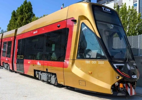 Bolonia z pierwszym tramwajem od CAF