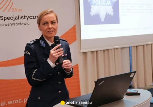 Uczyła innych etyki. Podwładni złożyli na nią dziewięć zgłoszeń. 