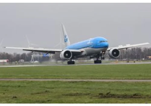 Pożar powerbanku na locie KLM do Curaçao. Boeing 777 zawrócił