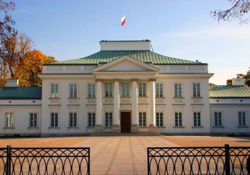 Weto prezydenta zatrzymało państwowy e-Dziennik. Rodzice nadal płacą za cyfrową wygodę