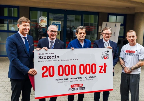 20 milionów złotych na przebudowę „Św. Mikołaja”. Cancer Fighters przekazało symboliczny czek