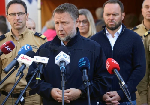 Kierwiński o zmianach w systemie alarmowania. 