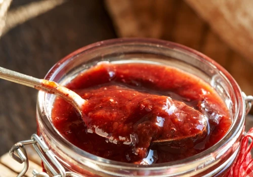 Gęsty, korzenny i przyjemnie rozgrzewający. Ten chutney zrobisz z węgierek