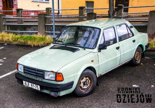 Dlaczego drzwi w Syrenie otwierały się w tę stronę? Prawda o „kurołapce”, która bawi do dziś
