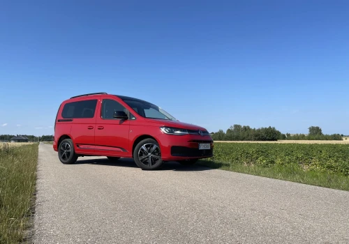 Czy rodzinne auto musi być SUV-em? Volkswagen Caddy udowadnia, że nie