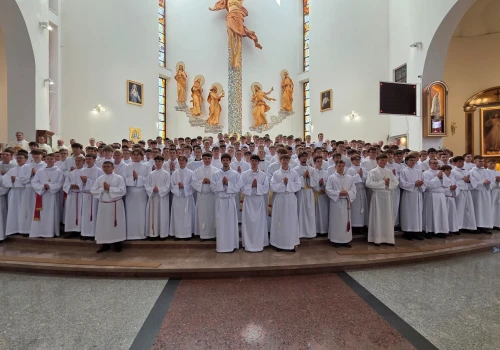 „Do Kościoła przyciąga mnie moja wiara” – ponad 200 nowych ceremoniarzy w diecezji tarnowskiej