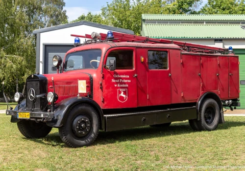 Zabytkowy Mercedes z 1942 roku trafił do Centralnego Muzeum Pożarnictwa