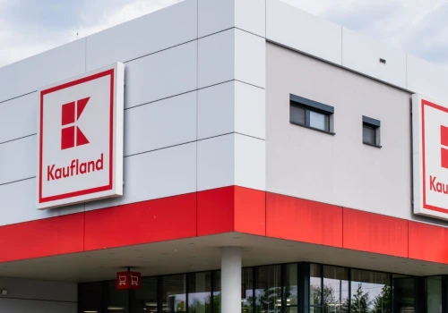 Szalone promocje w Kauflandzie na Wszystkich Świętych. W ten weekend akcja 12+12, 6+6, a znicze niemal za pół ceny