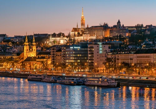 Jarmark świąteczny w Budapeszcie! 🎄🏙️ Loty i 4🌟 aparthotel na weekend za 639 PLN 😍