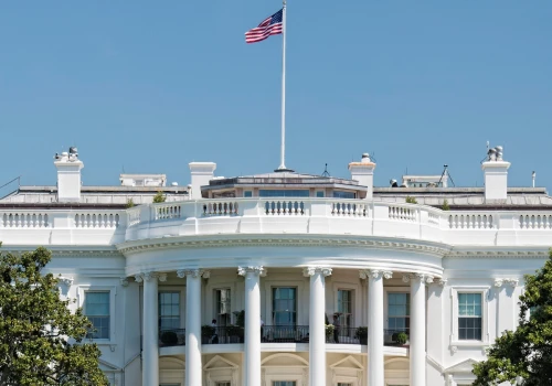 Trump zakazuje dziennikarzom CNN, Politico i MS NOW wstępu do Białego Domu. Media mówią o naruszeniu konstytucji