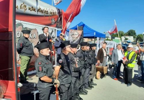 „Działanie na granicy zdrady”. Gorący protest przed kopalnią soli w Kłodawie