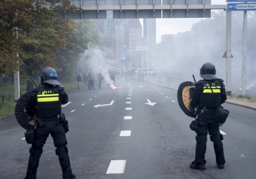Zamieszki w Holandii. Policja rozpędziła protest przeciwko migracji