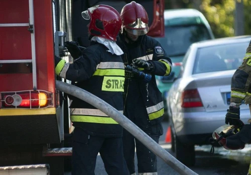 Pożar pod Starogardem Gdańskim. Płonie budynek stolarni