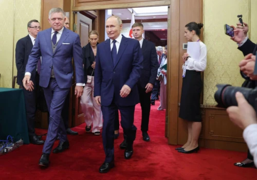 Robert Fico uderza w NATO. „Zabawkowy karabin”, „dolewanie oliwy do ognia”