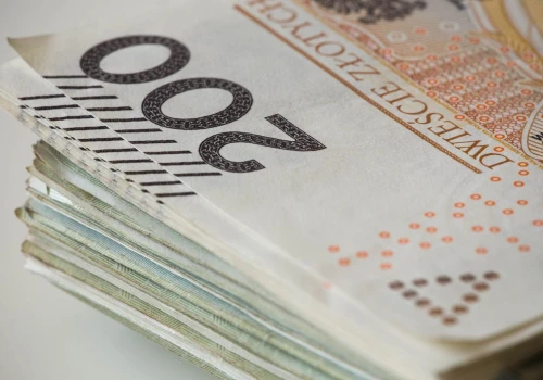 Taki strażnik może dostać nawet 7,5 tys. zł na start. Szukają ludzi w kilku regionach Polski