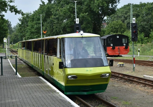 Niemcy. Pociągiem ICE po torach kolejki parkowej w Cottbus