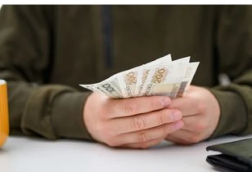 Płacą od 11 tys. zł. Nie wymagają od kandydatów wykształcenia